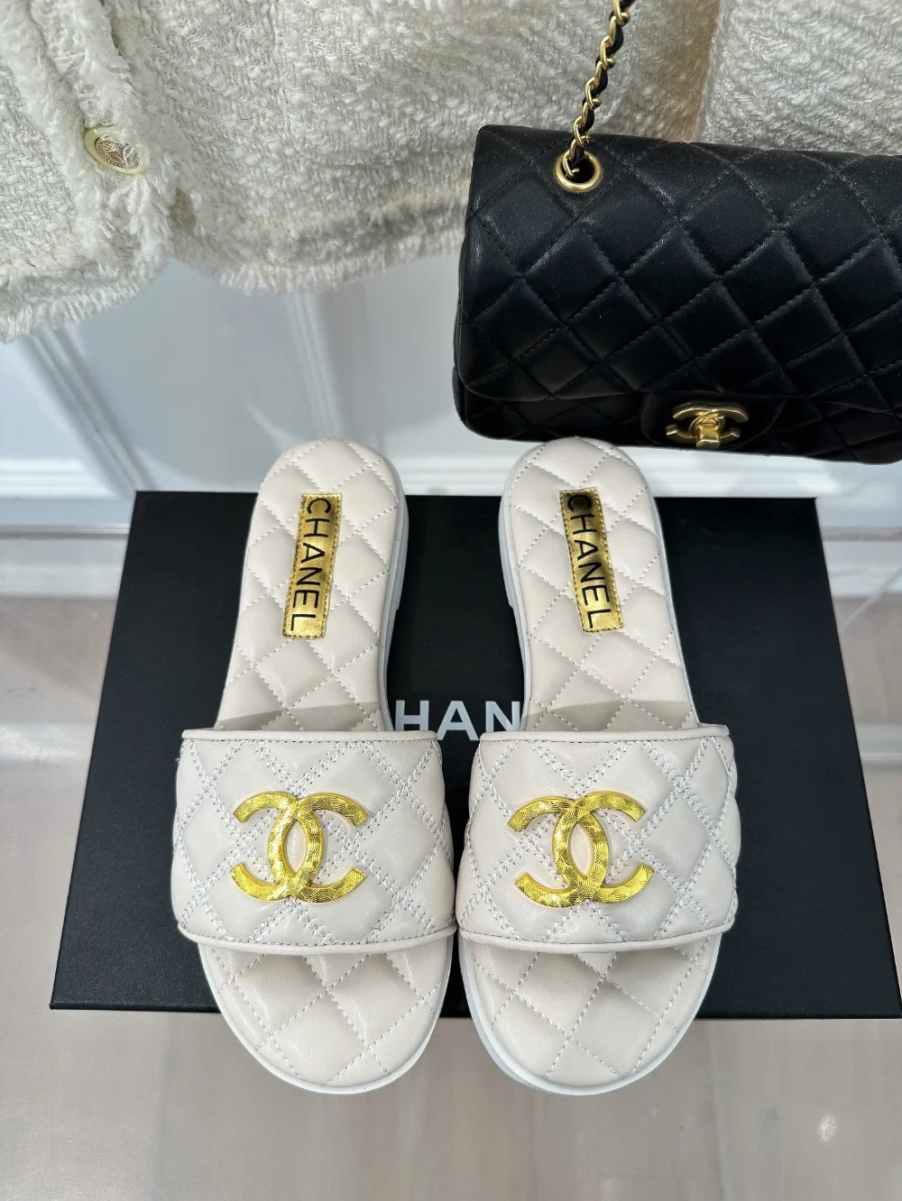 로고 플렛 슬리퍼 상세