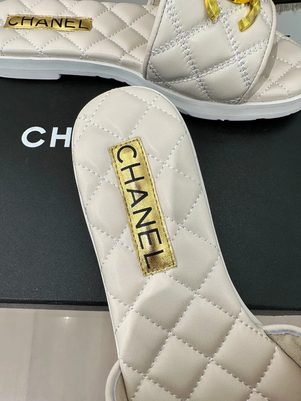 로고 플렛 슬리퍼 상세