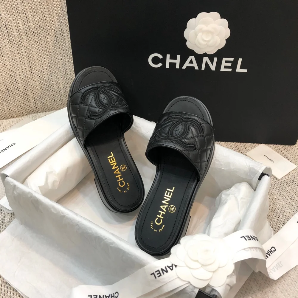 빅 로고 슬리퍼 상세