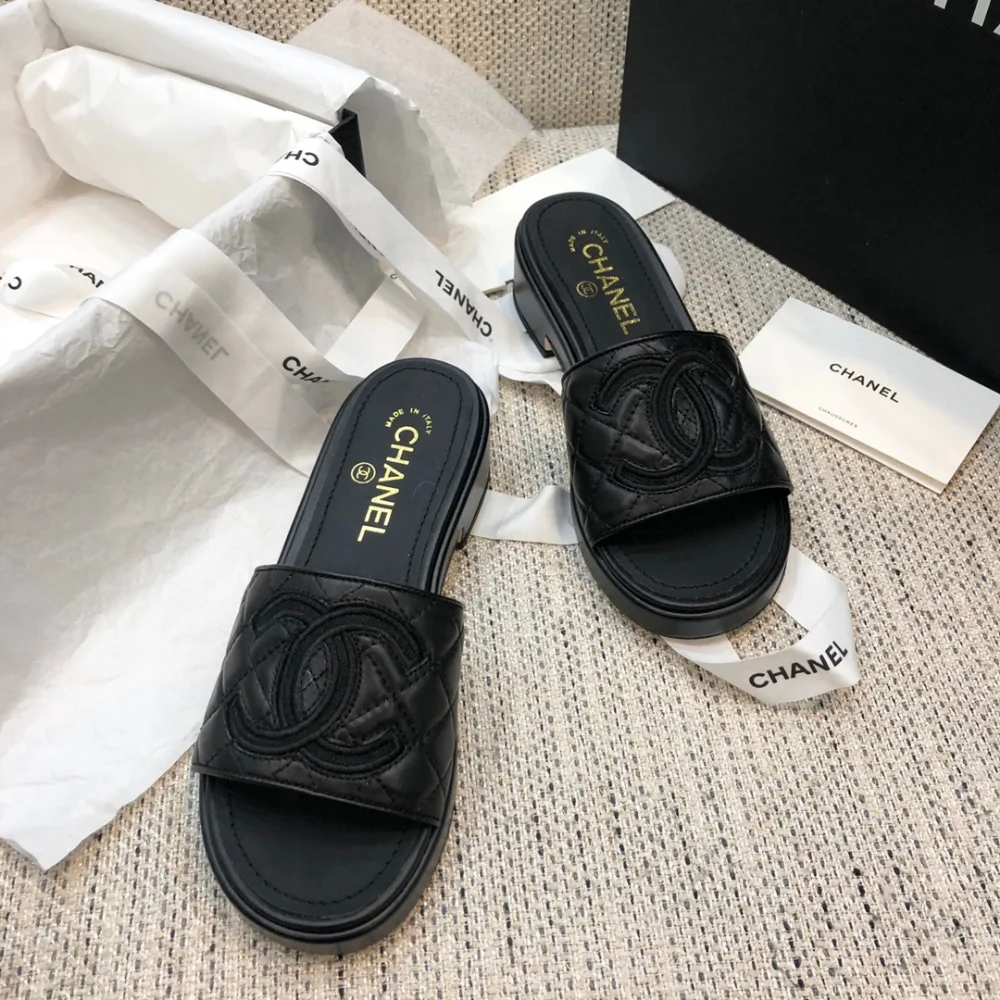 빅 로고 슬리퍼 상세