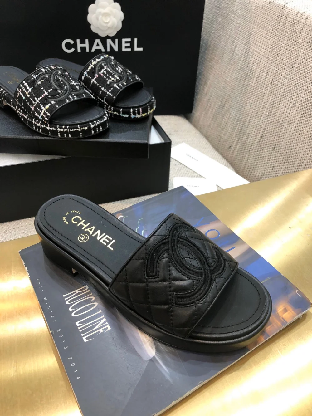 빅 로고 슬리퍼 상세