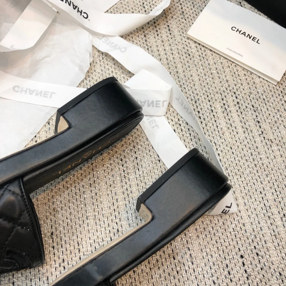 빅 로고 슬리퍼 상세