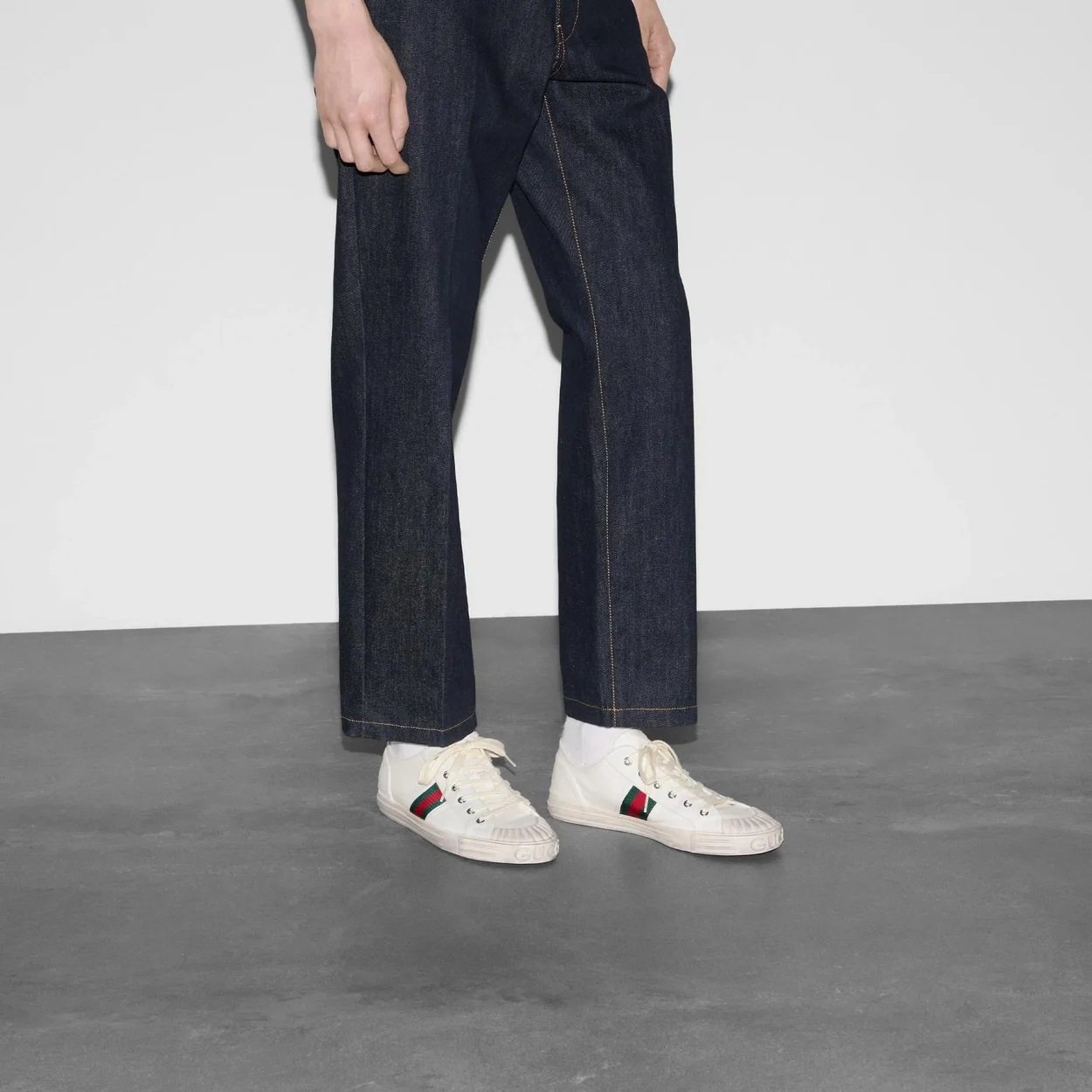 웹 캔버스 스니커즈 화이트 상세