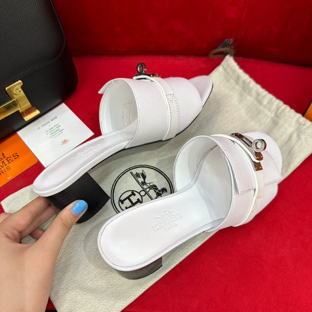 지지 50 샌들 카프스킨 & 팔라듐 하드웨어 블랑 상세