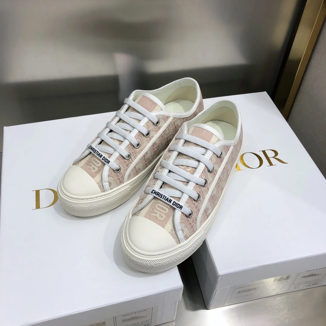 스니커즈 누드 자수 상세