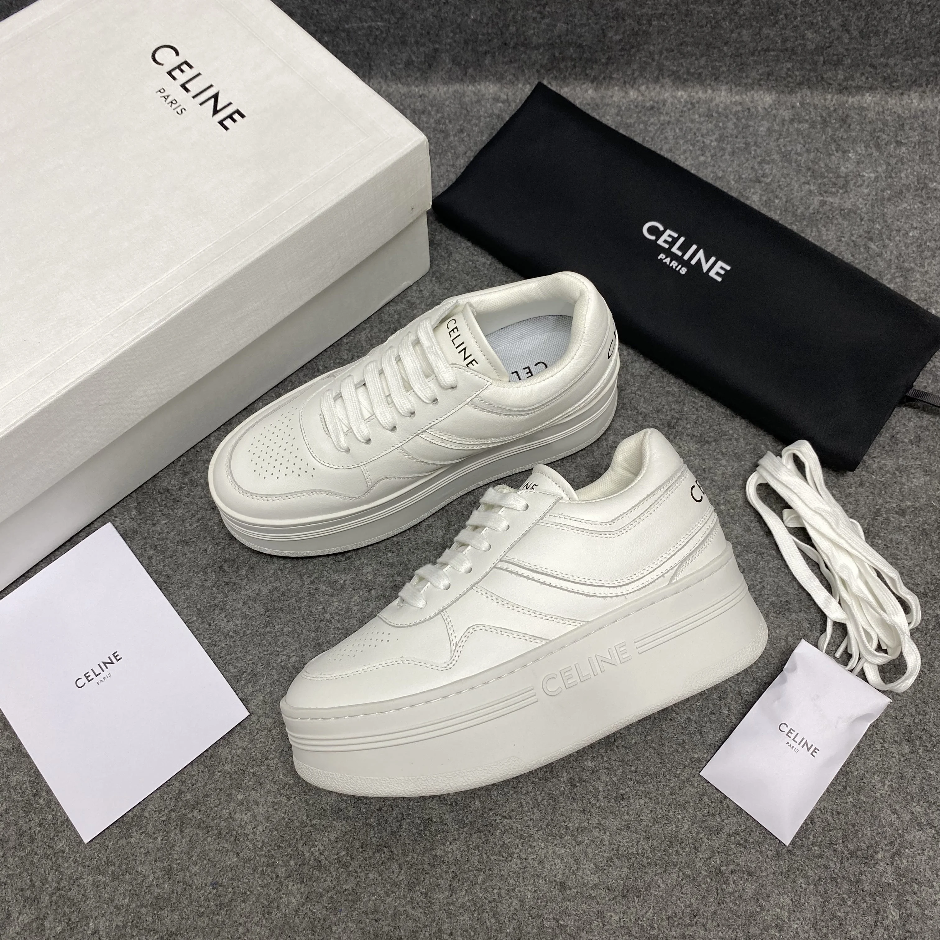 트레이너 로우탑 스니커즈 (5.5cm) 상세