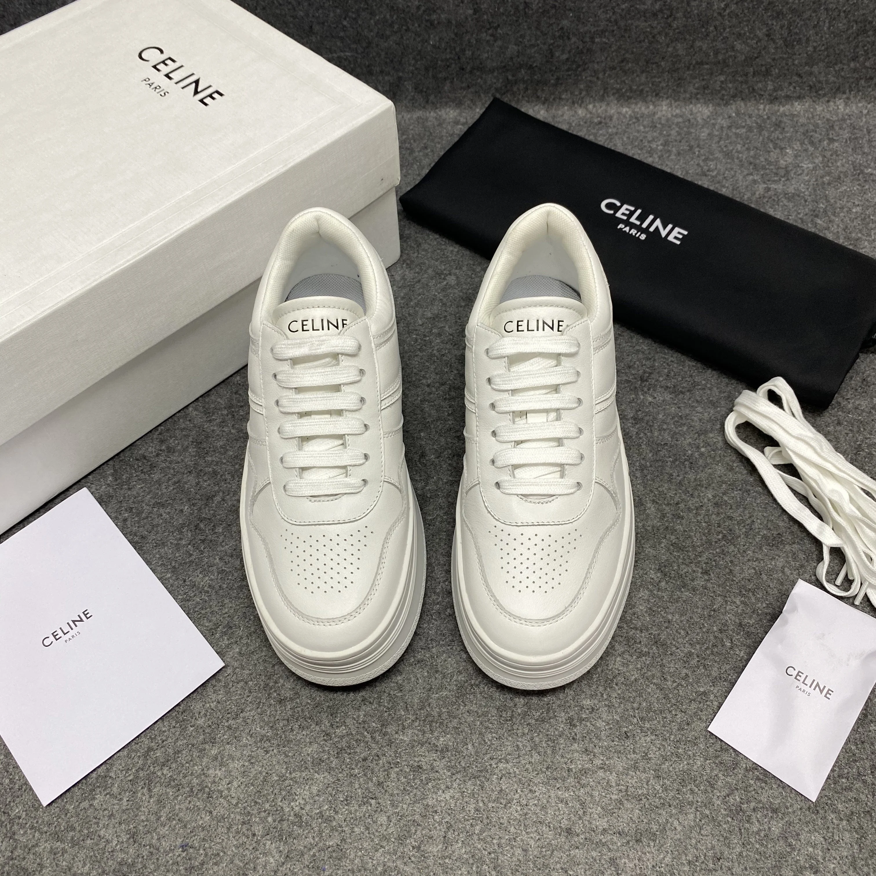 트레이너 로우탑 스니커즈 (5.5cm) 상세