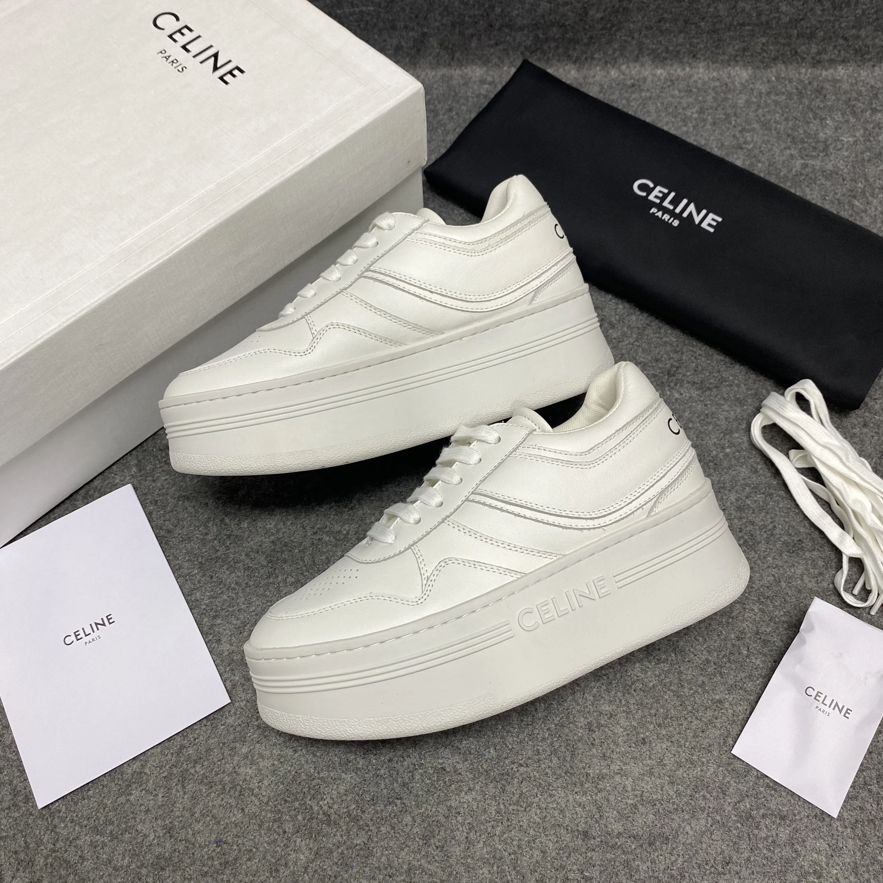 트레이너 로우탑 스니커즈 (5.5cm) 상세