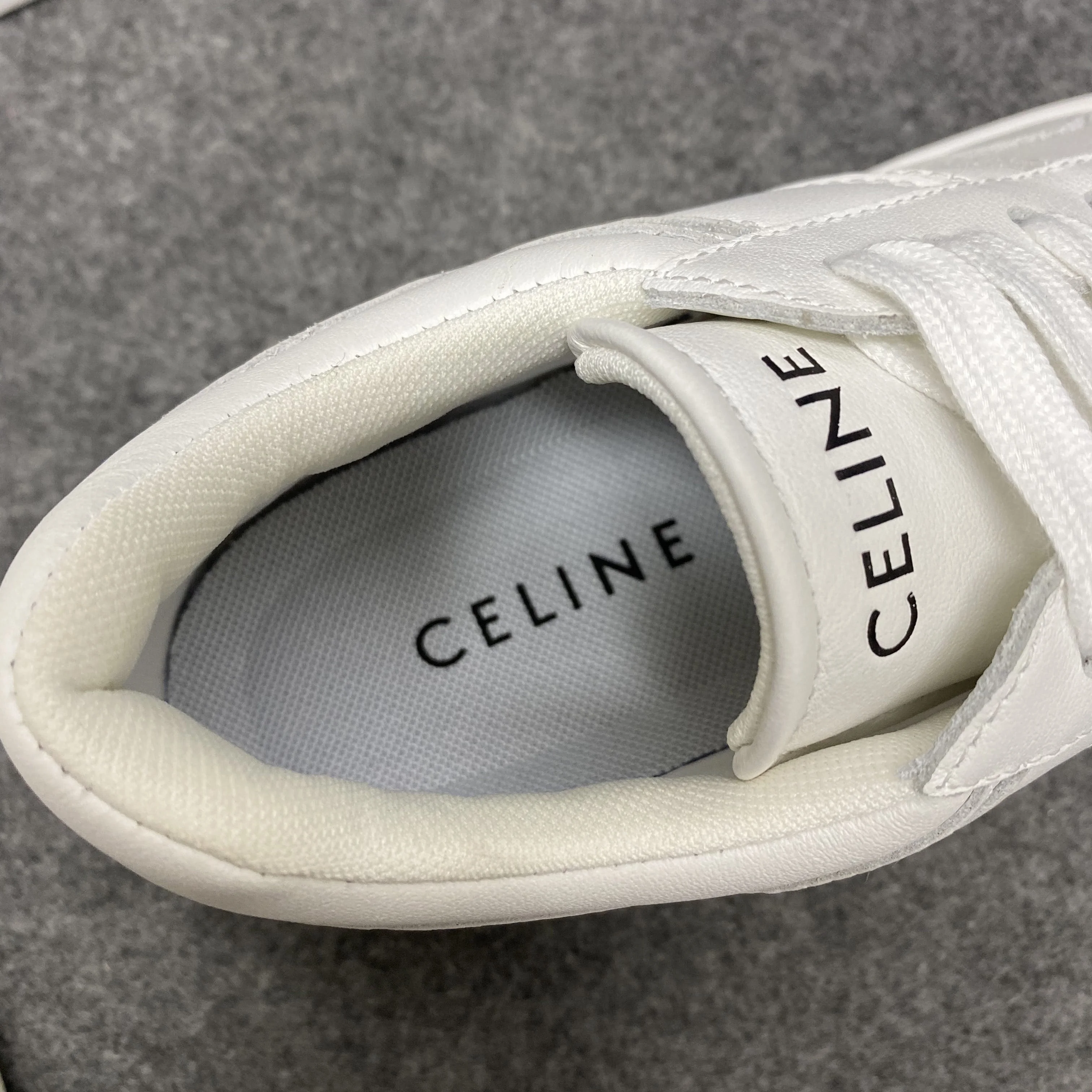 트레이너 로우탑 스니커즈 (5.5cm) 상세