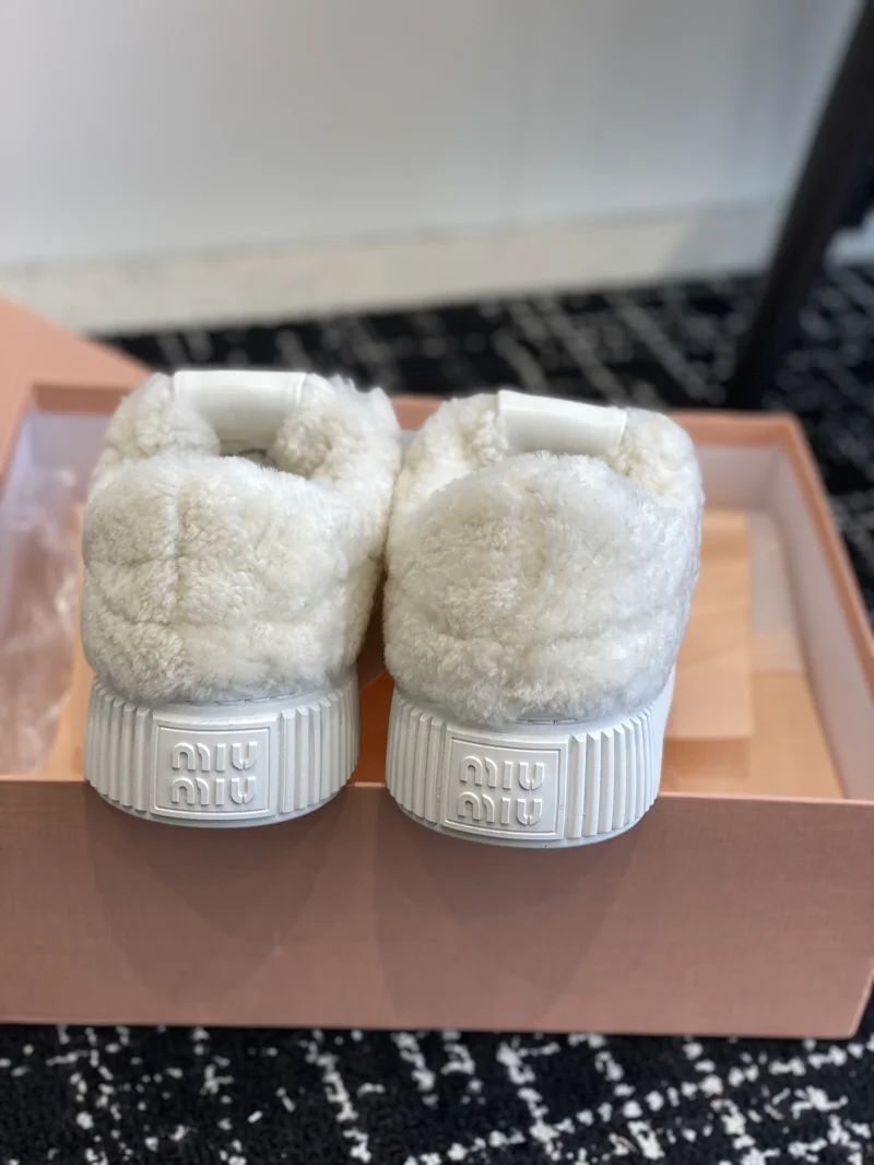 시어링 스니커즈 상세