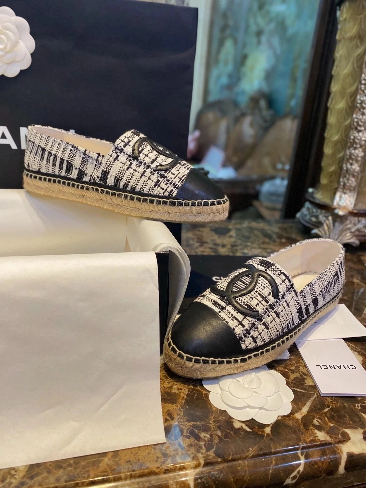 트위드 CC Espadrille 화이트 블랙 상세