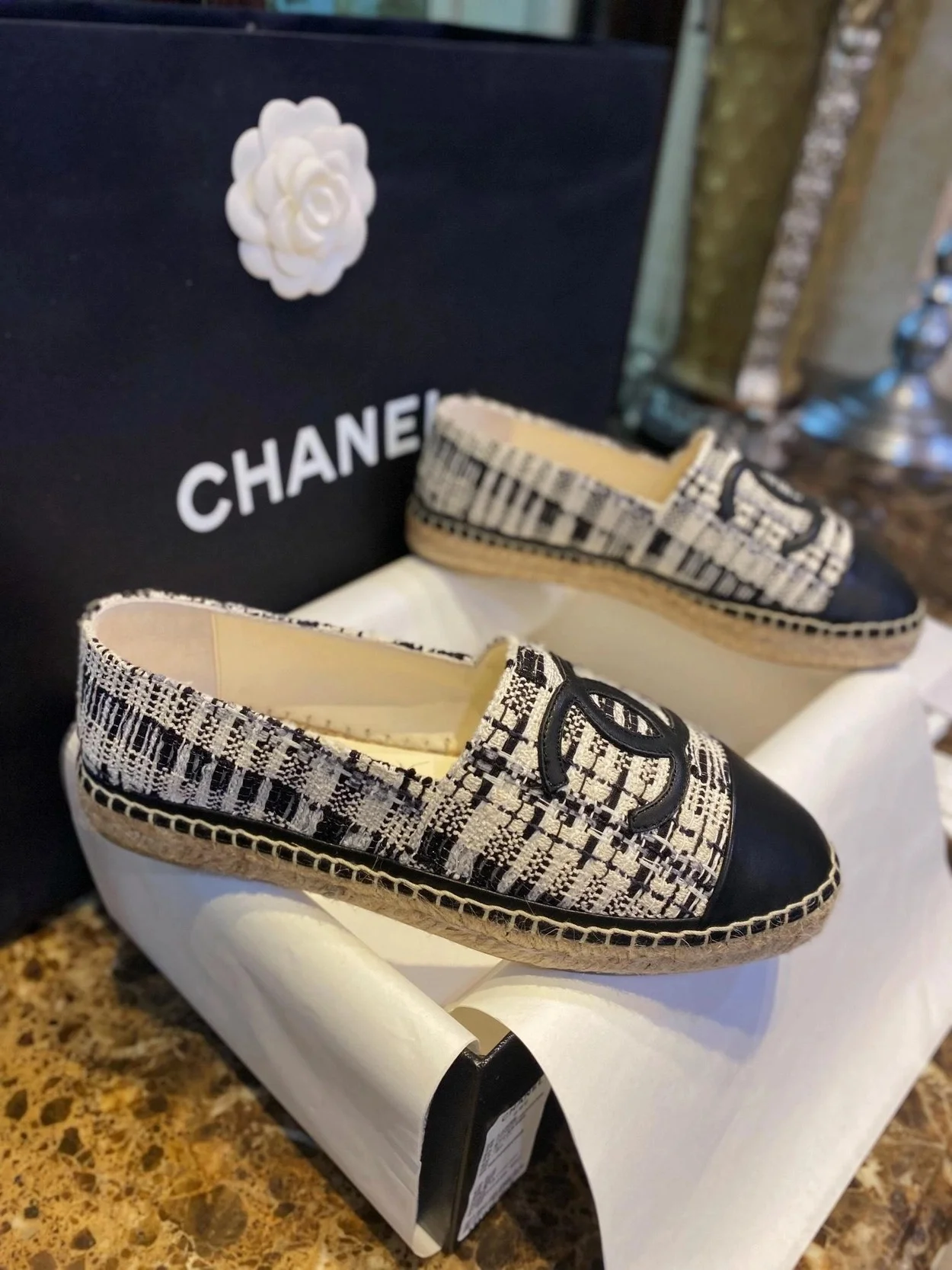 트위드 CC Espadrille 화이트 블랙 상세