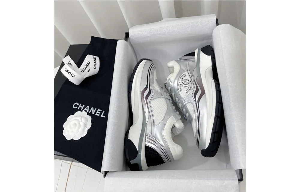 패브릭 라미네이티드 스니커즈 상세