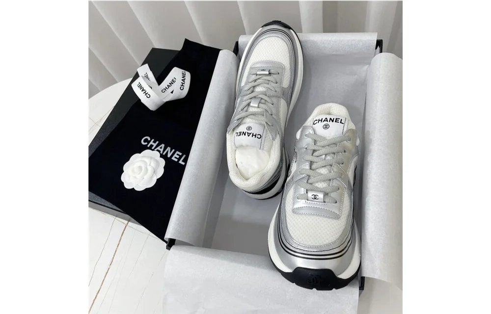 패브릭 라미네이티드 스니커즈 상세