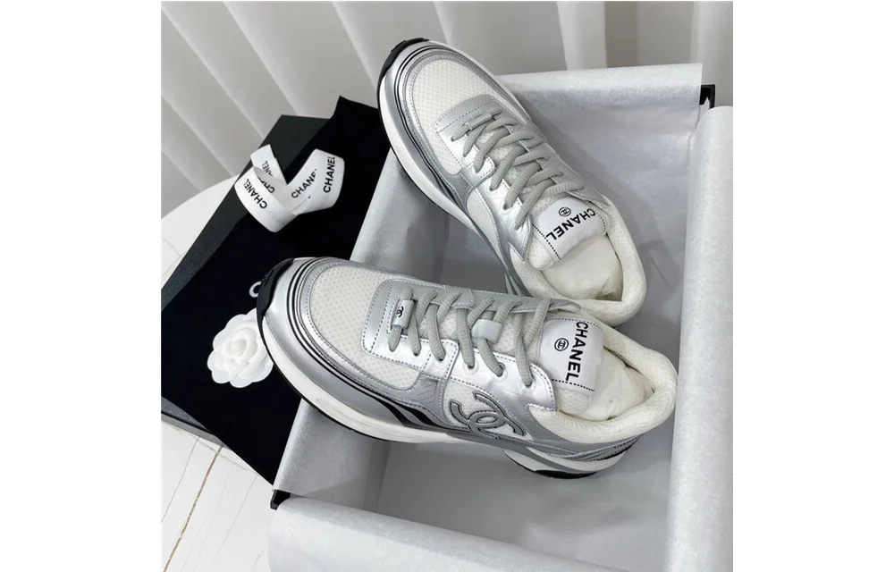 패브릭 라미네이티드 스니커즈 상세