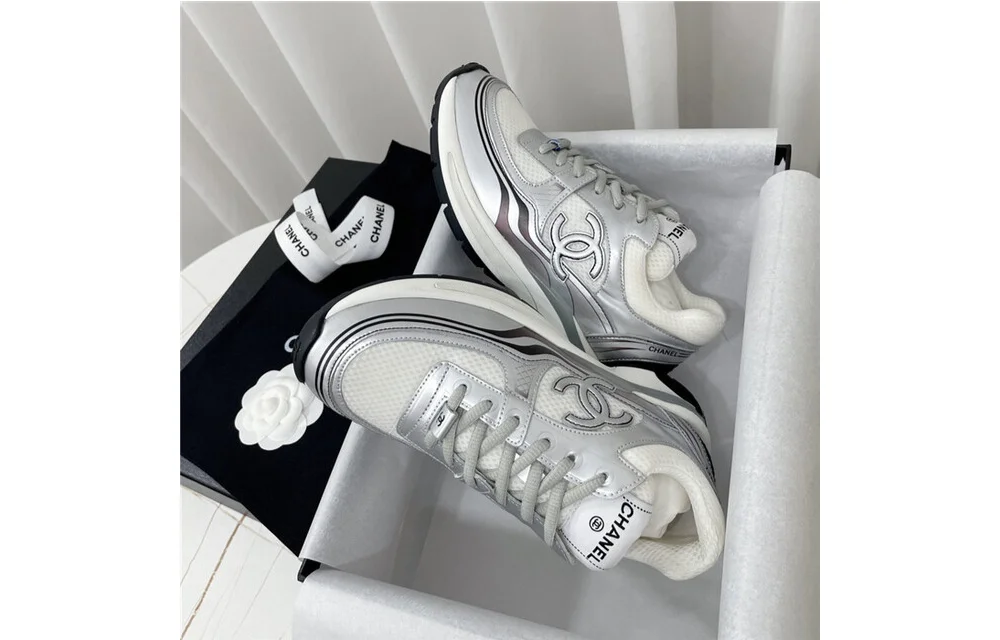 패브릭 라미네이티드 스니커즈 상세