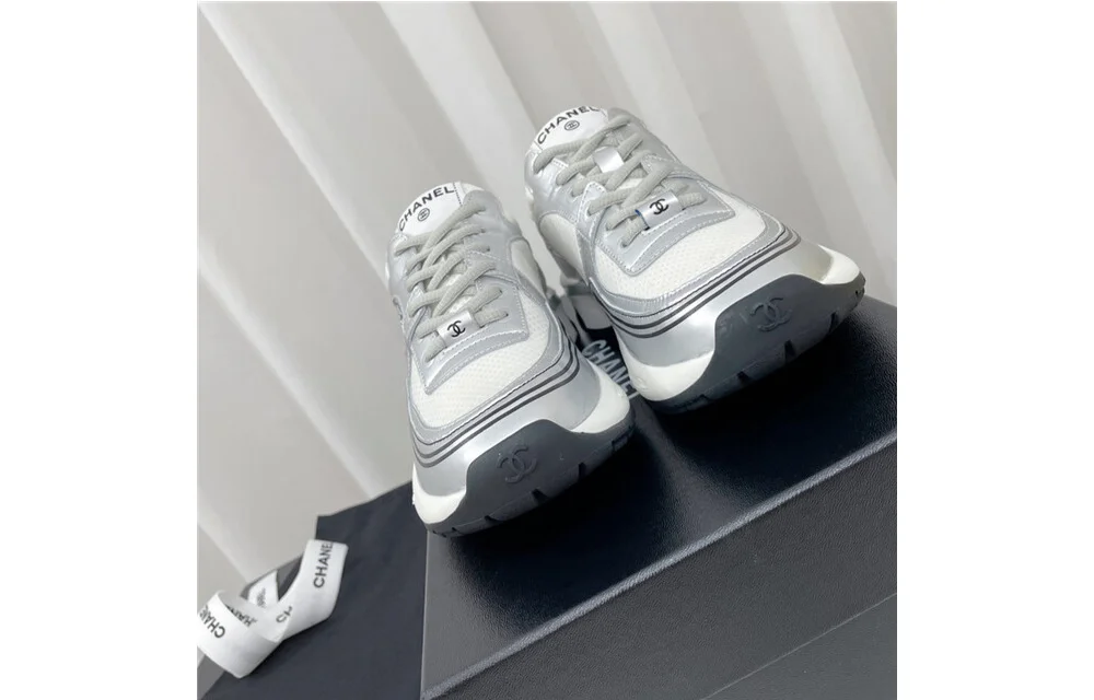 패브릭 라미네이티드 스니커즈 상세