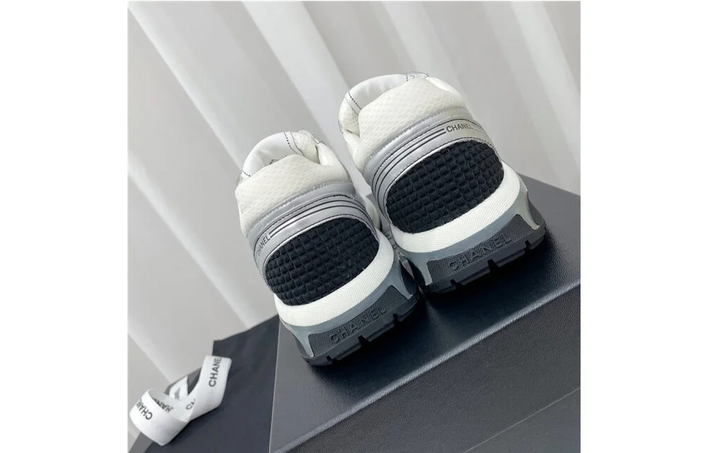 패브릭 라미네이티드 스니커즈 상세