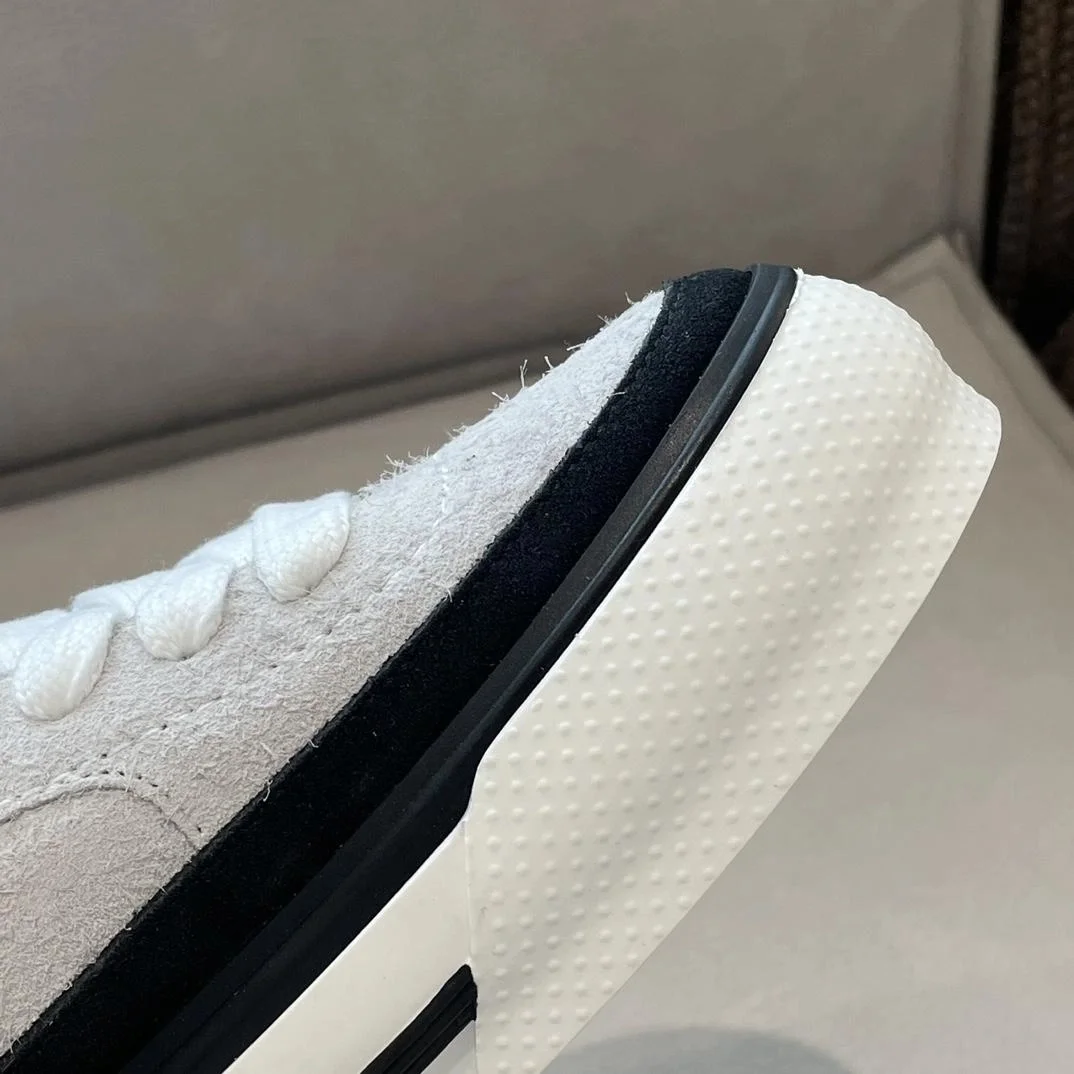 벨벳 스웨이드 스니커즈 상세