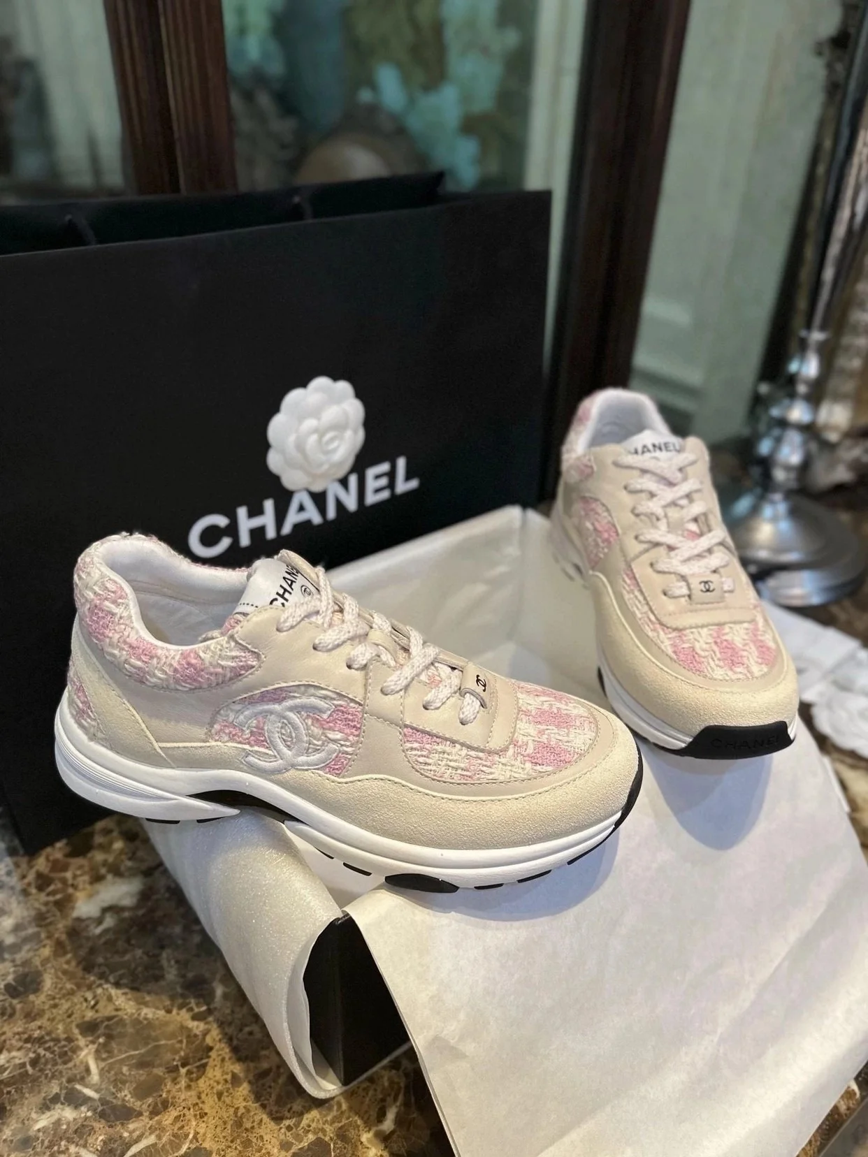 로고 트위드 스니커즈 핑크 상세