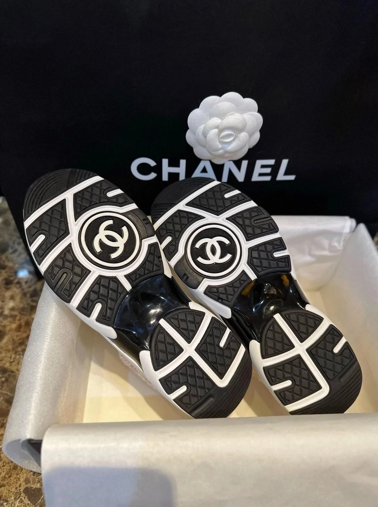 로고 트위드 스니커즈 핑크 상세