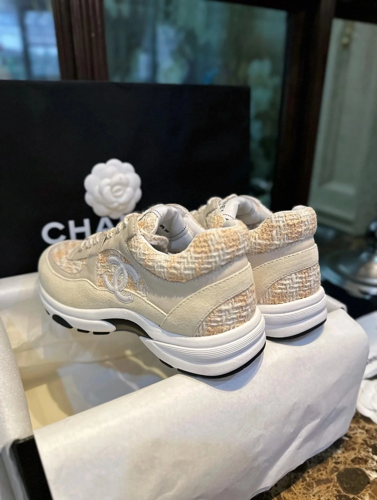 로고 트위드 스니커즈 오렌지 상세