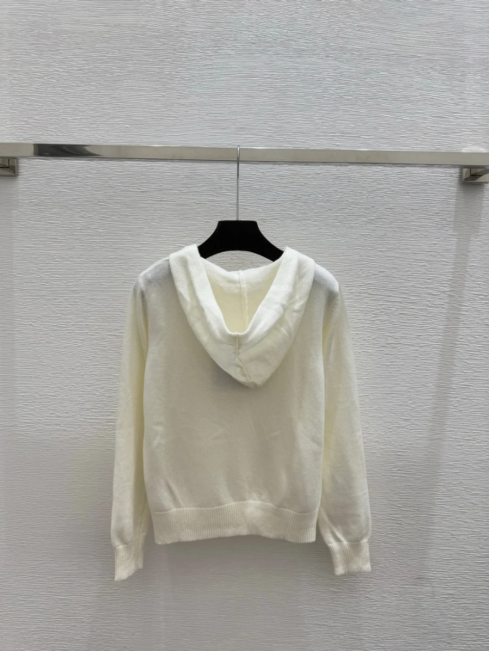 CC 로고 후드 긴팔 니트 상세