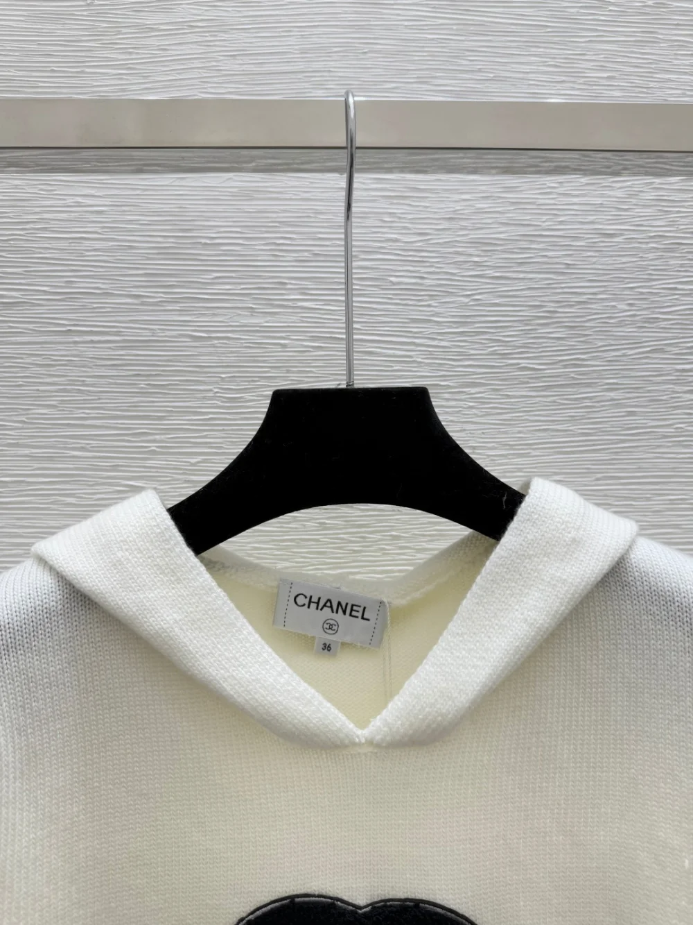 CC 로고 후드 긴팔 니트 상세