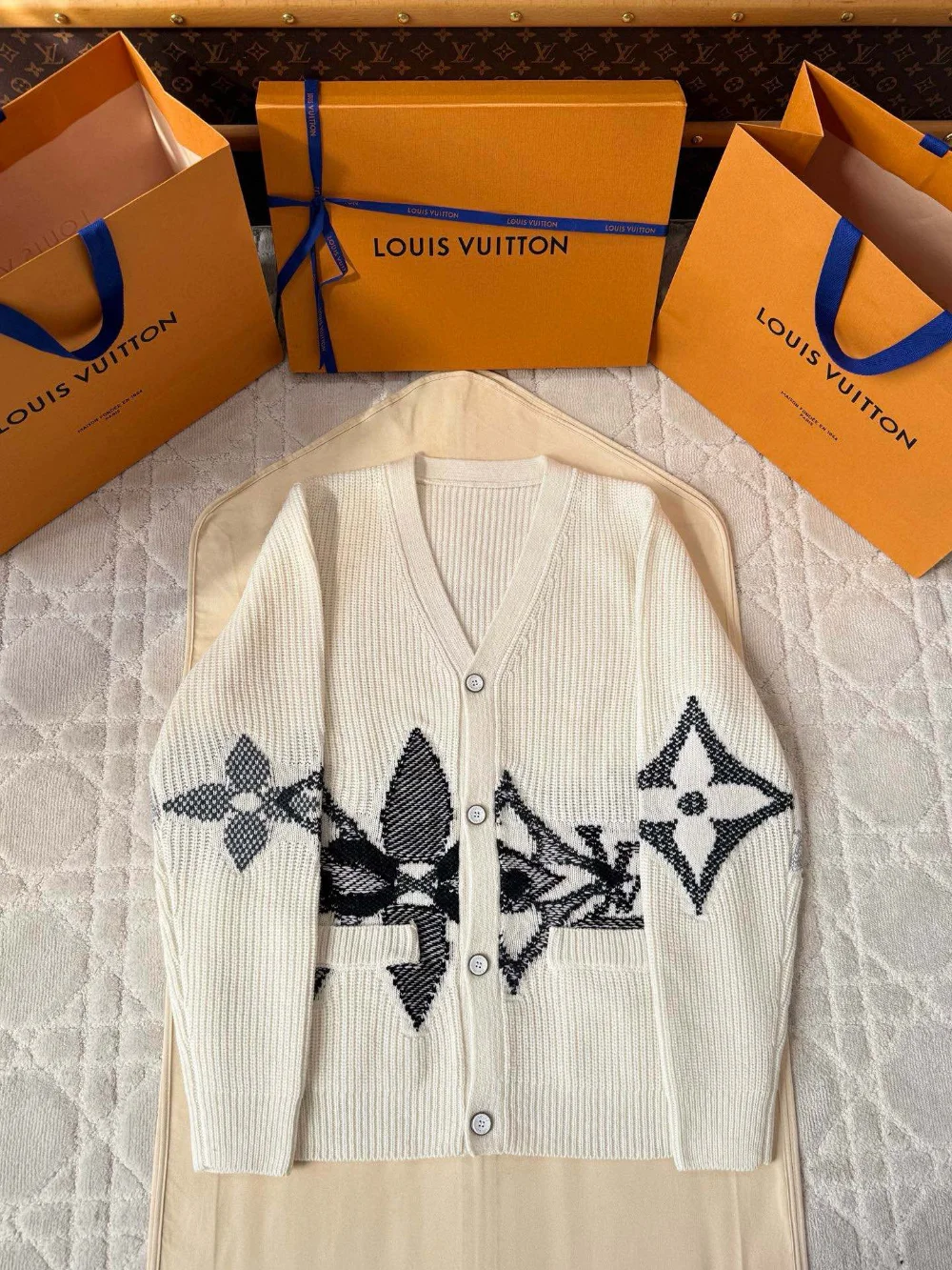 남성 LV 모노그램 니트 가디건 (2color) 상세