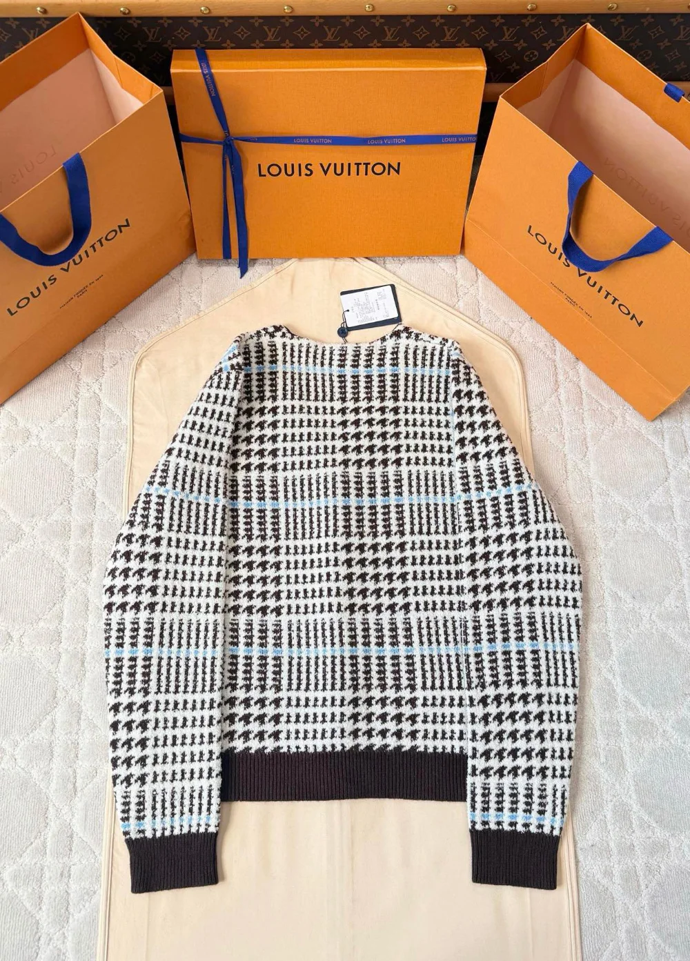 남녀공용 LV 체크 니트 가디건 상세