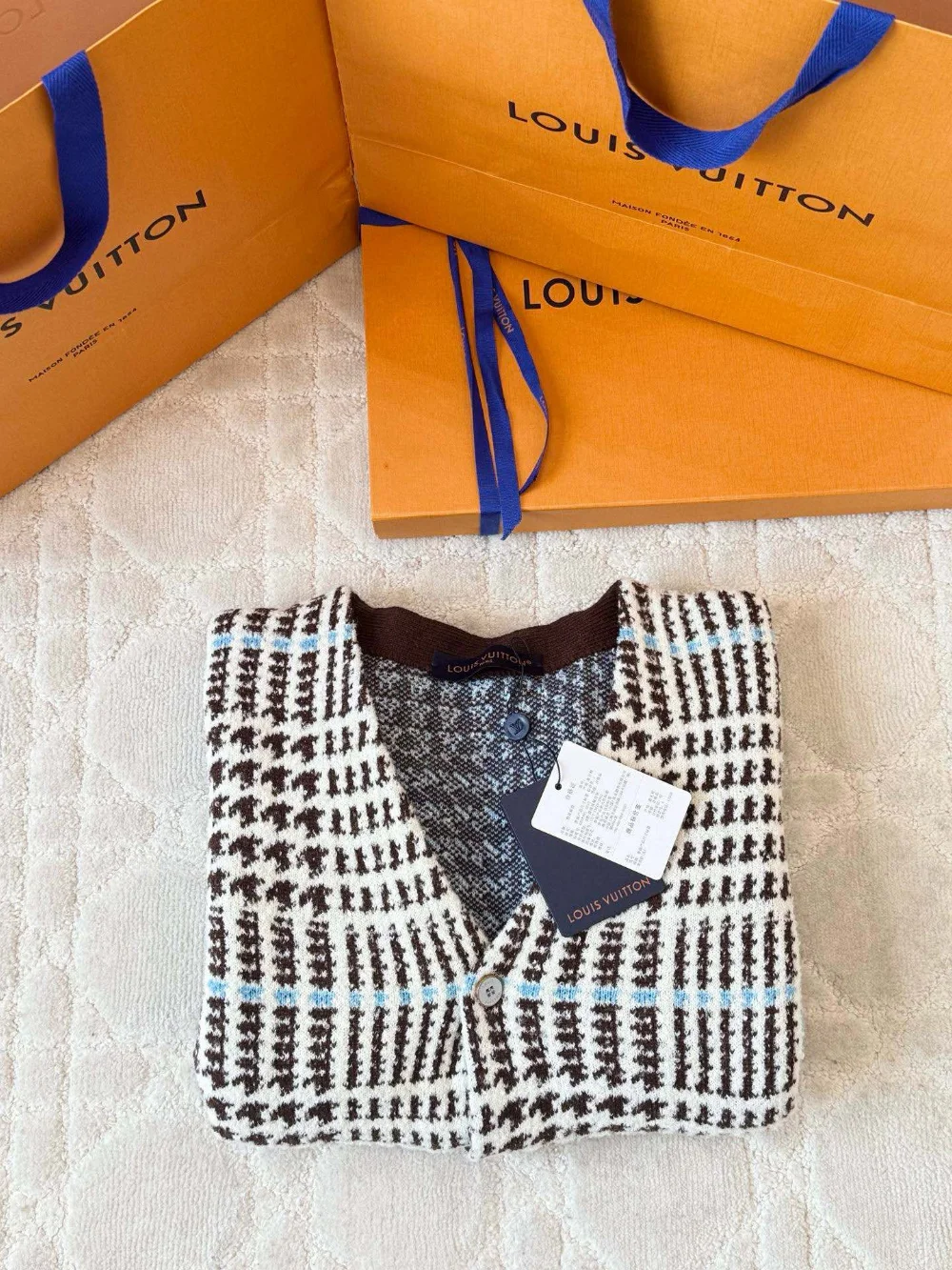 남녀공용 LV 체크 니트 가디건 상세