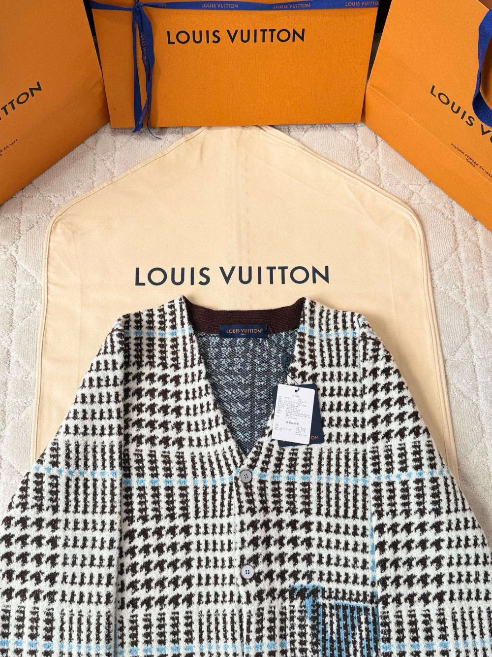 남녀공용 LV 체크 니트 가디건 상세