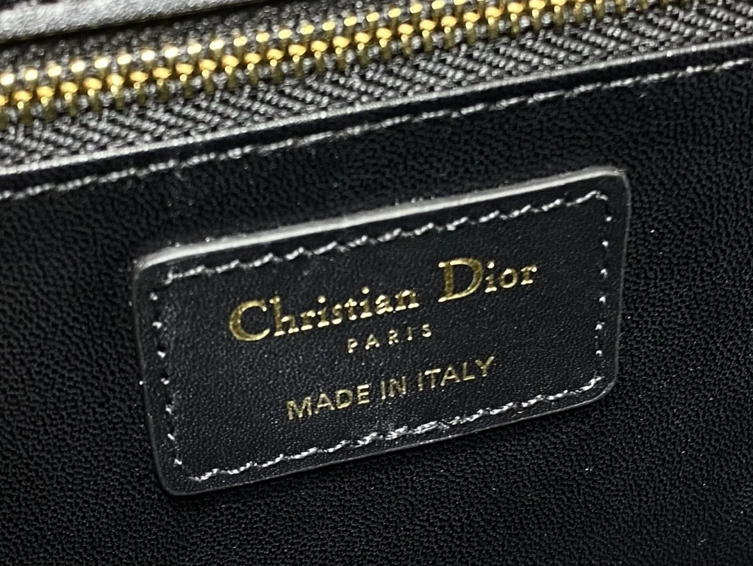 몽테인백 (24*18*5cm) 상세