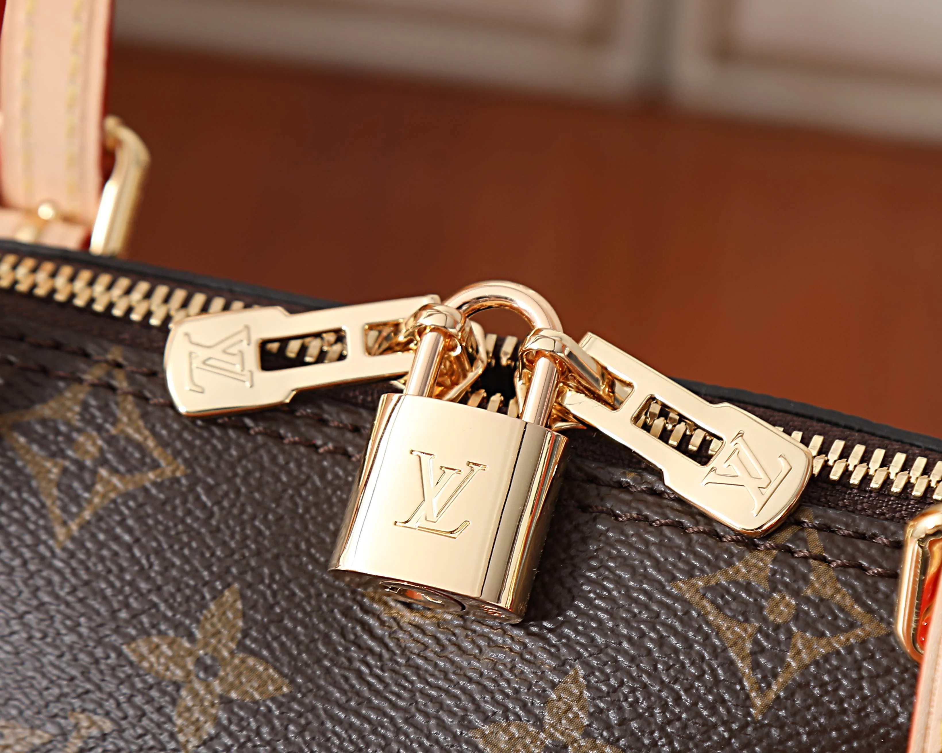 스콰이어 이스트 웨스트  29x14x8CM 상세