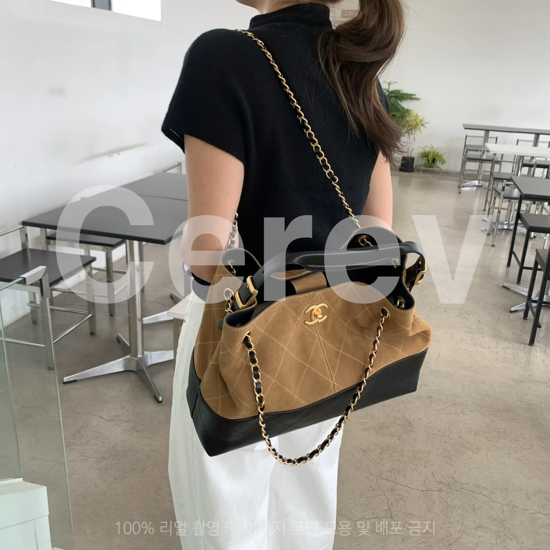 25A 스웨이드 호보백 스몰 (36 x 24 x 14 ) 상세