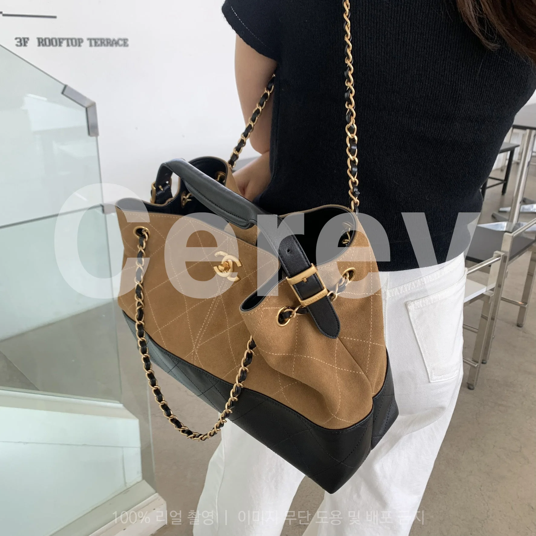 25A 스웨이드 호보백 스몰 (36 x 24 x 14 ) 상세