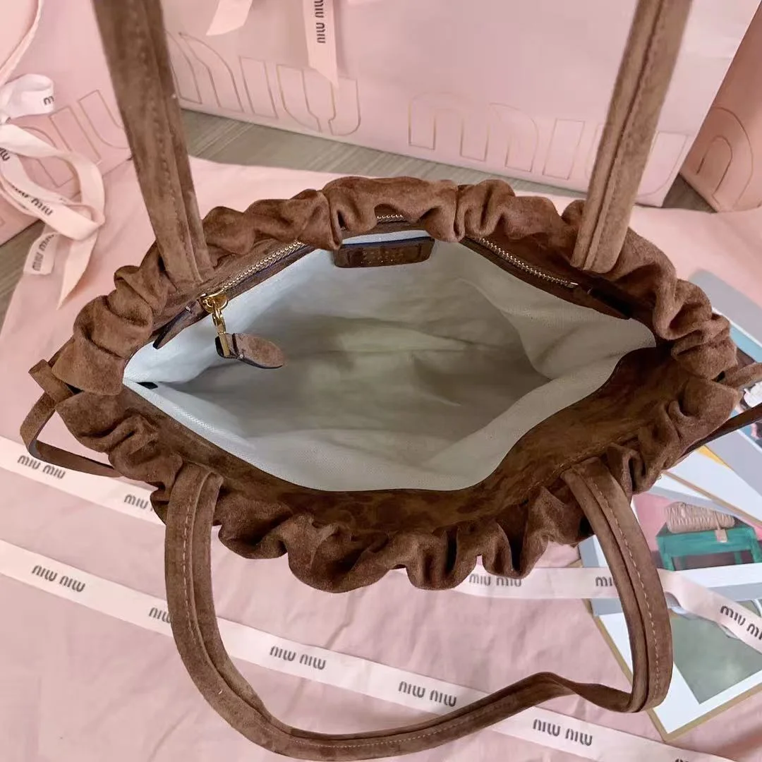 스웨이드 조이 버킷백 (28 x 30 cm) 상세