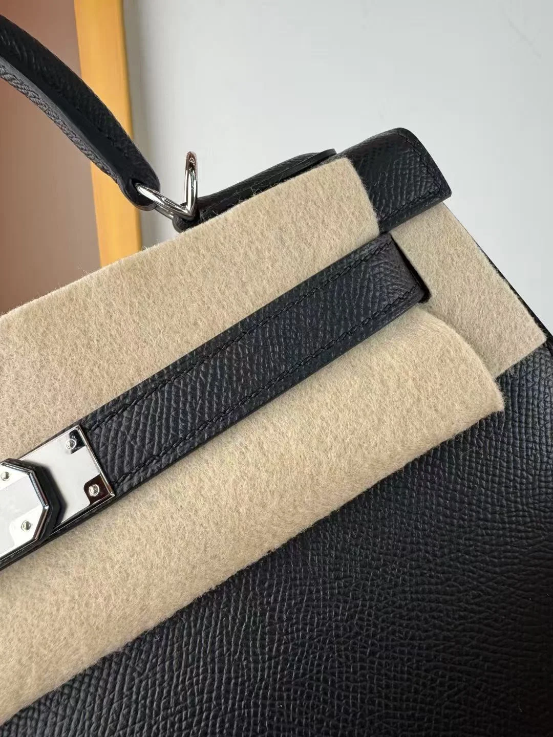 켈리백 28 Noir epsom 백 상세