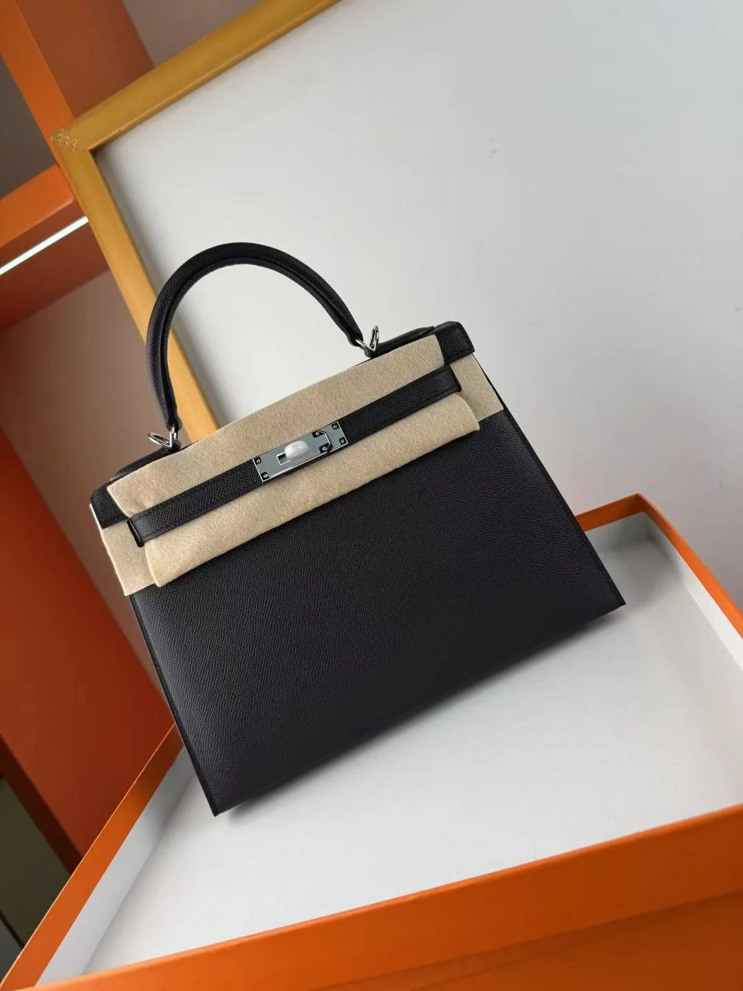 켈리백 28 Noir epsom 백 상세