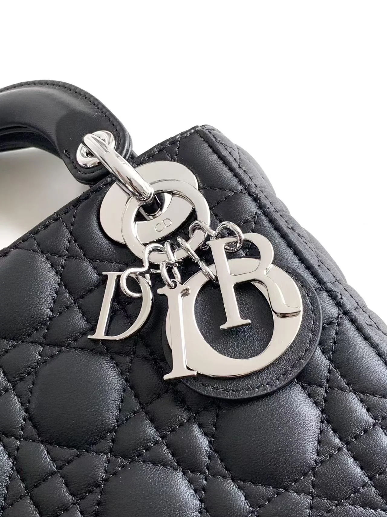 레이디백 미니 실버 상세