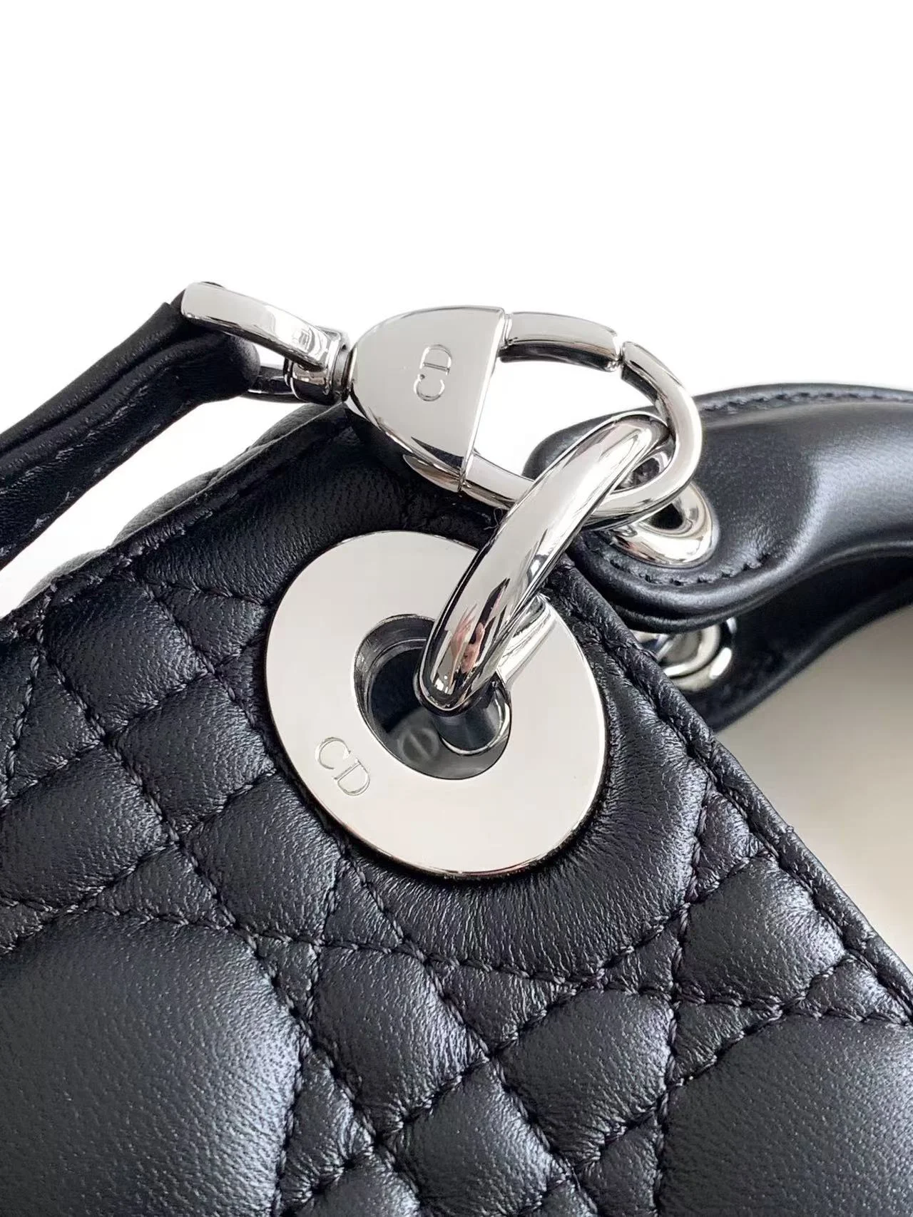 레이디백 미니 실버 상세