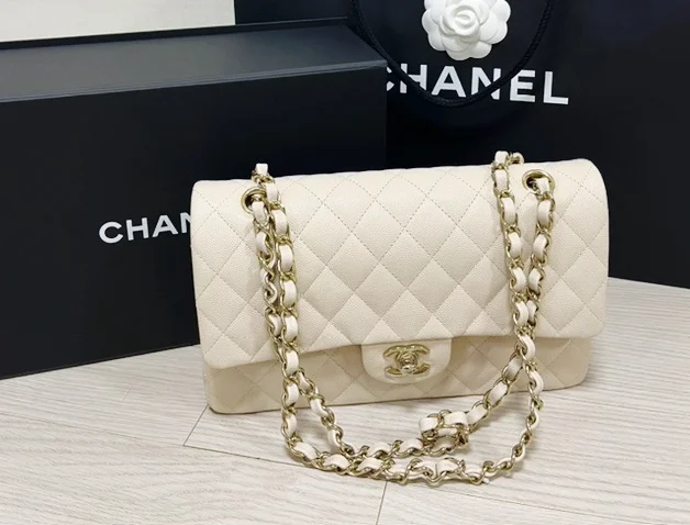 클래식백 미디움 캐비어 라이트베이지 샴페인골드 상세