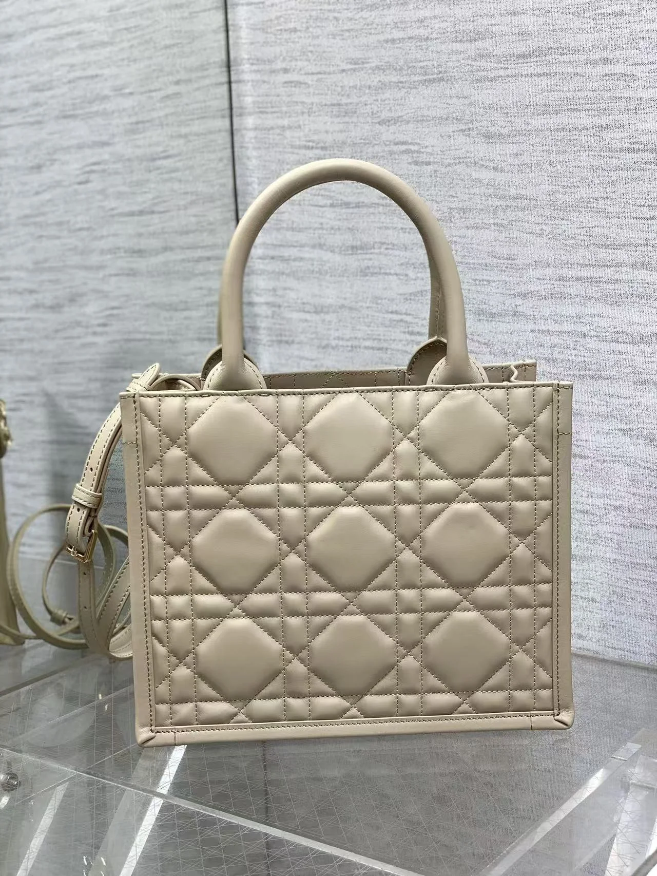 레이디 까나쥬 북토트백 스몰 베이지 (26.5cm X 21cm X 14cm) 상세