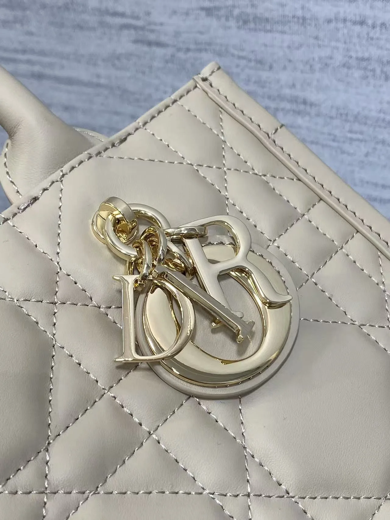 레이디 까나쥬 북토트백 스몰 베이지 (26.5cm X 21cm X 14cm) 상세