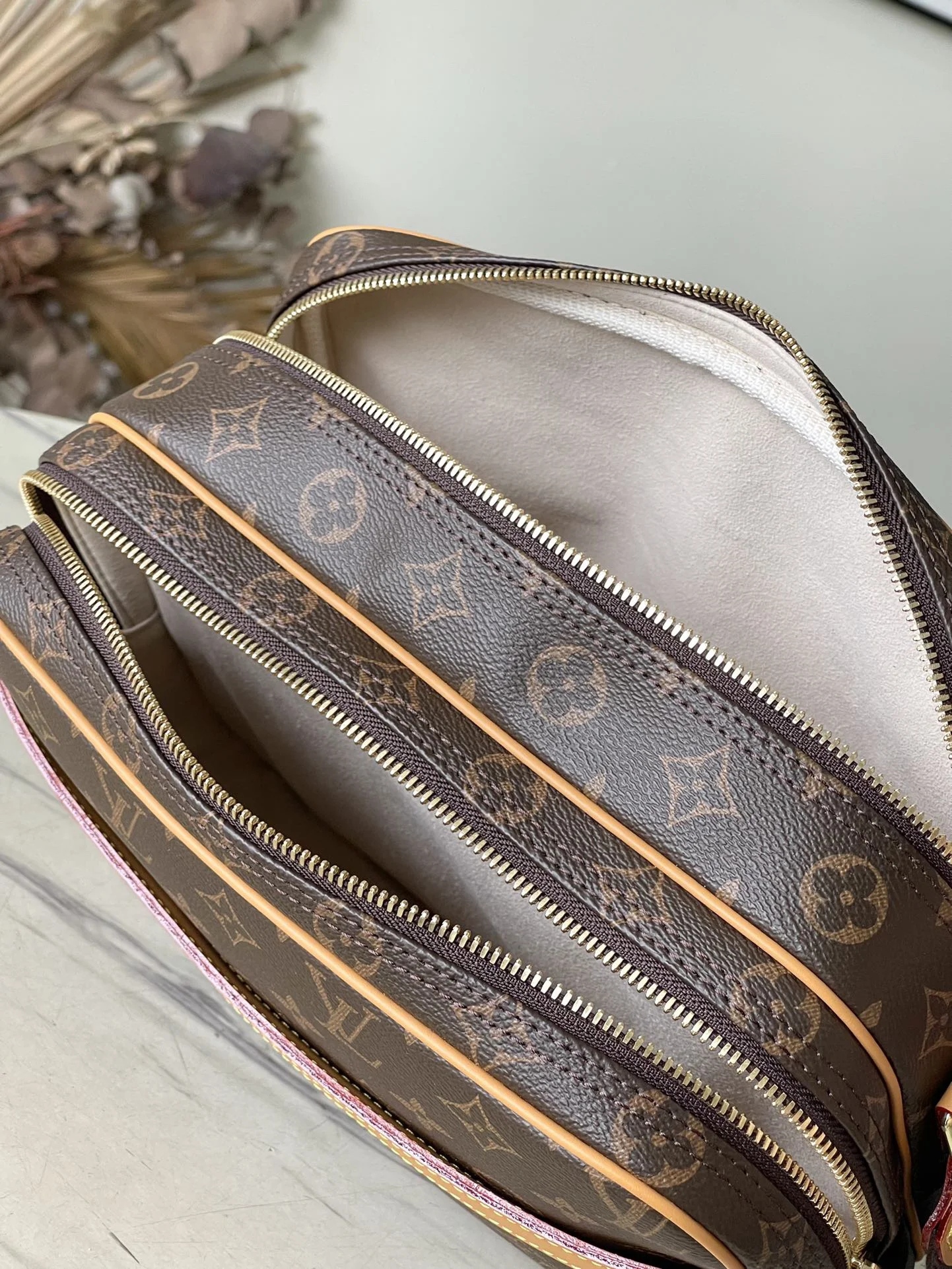 리포터 백 상세