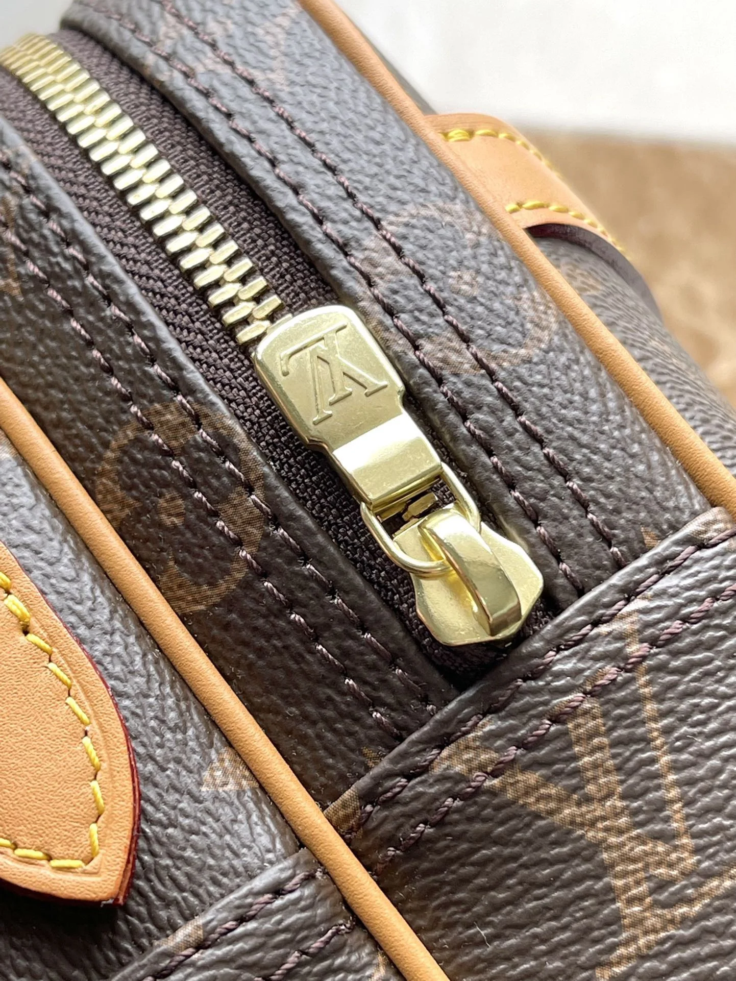 리포터 백 상세