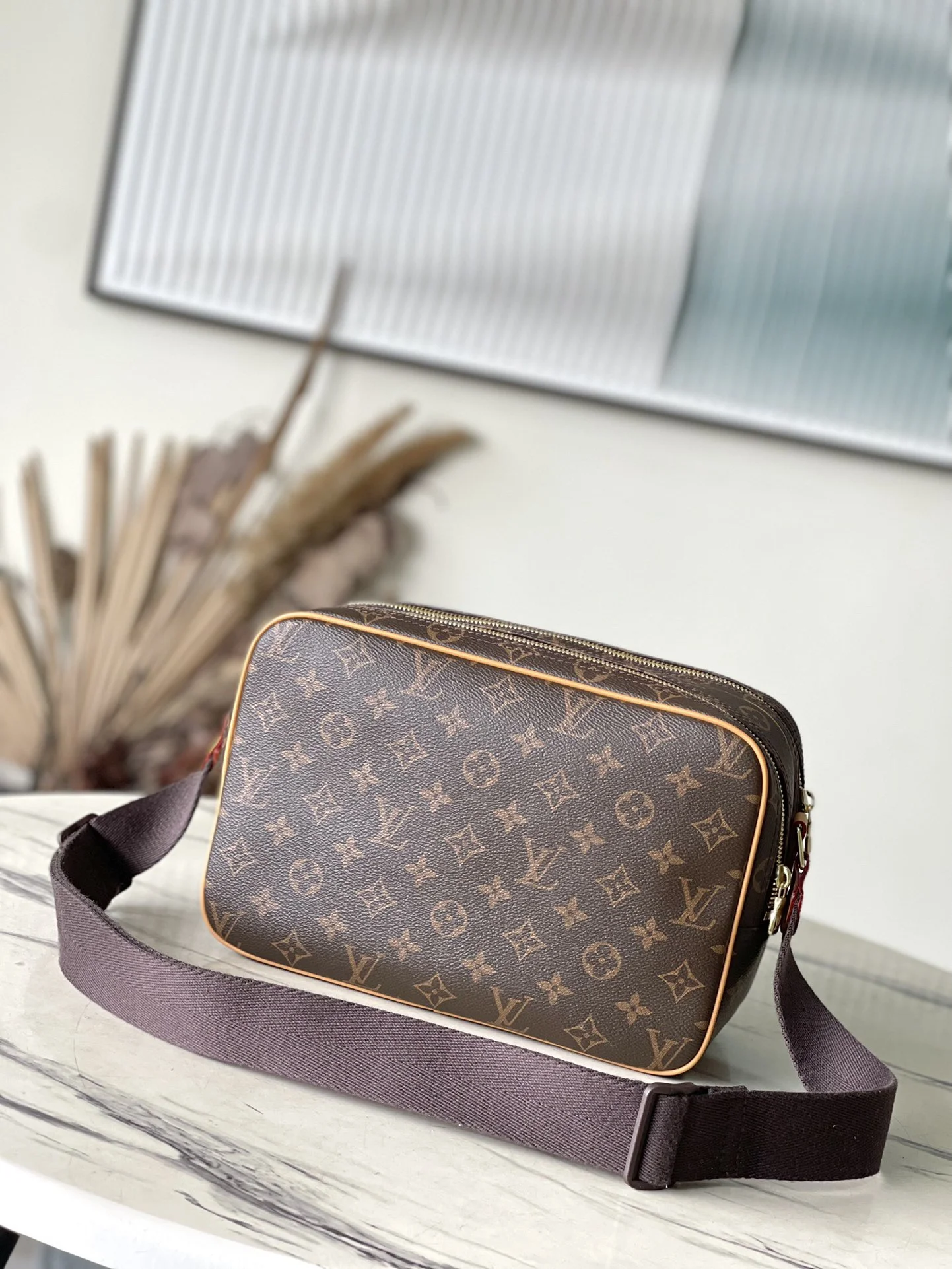 리포터 백 상세