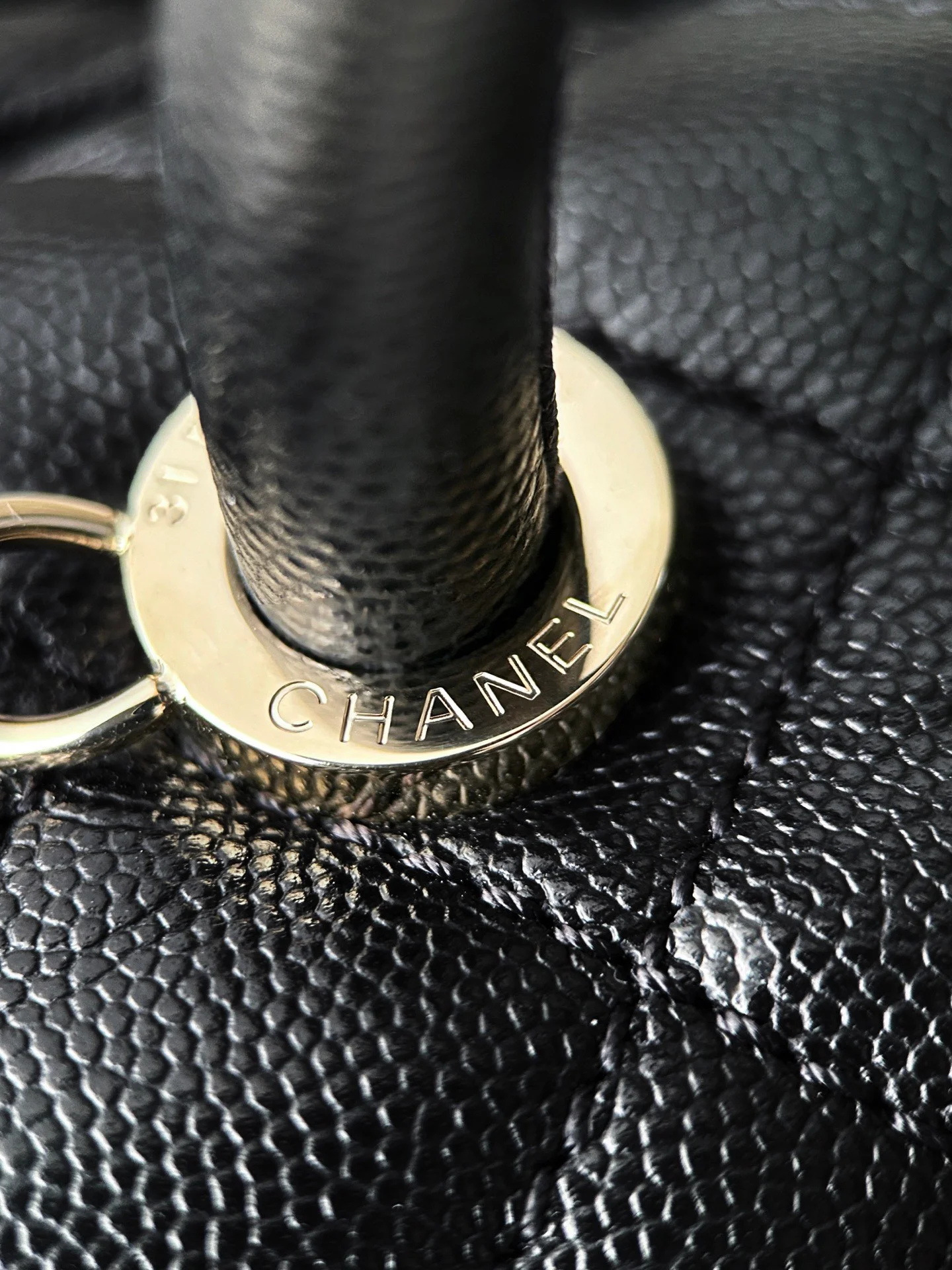 코코 핸들 스몰 샴페인 골드 (24cm X 14cm X 10cm) 상세