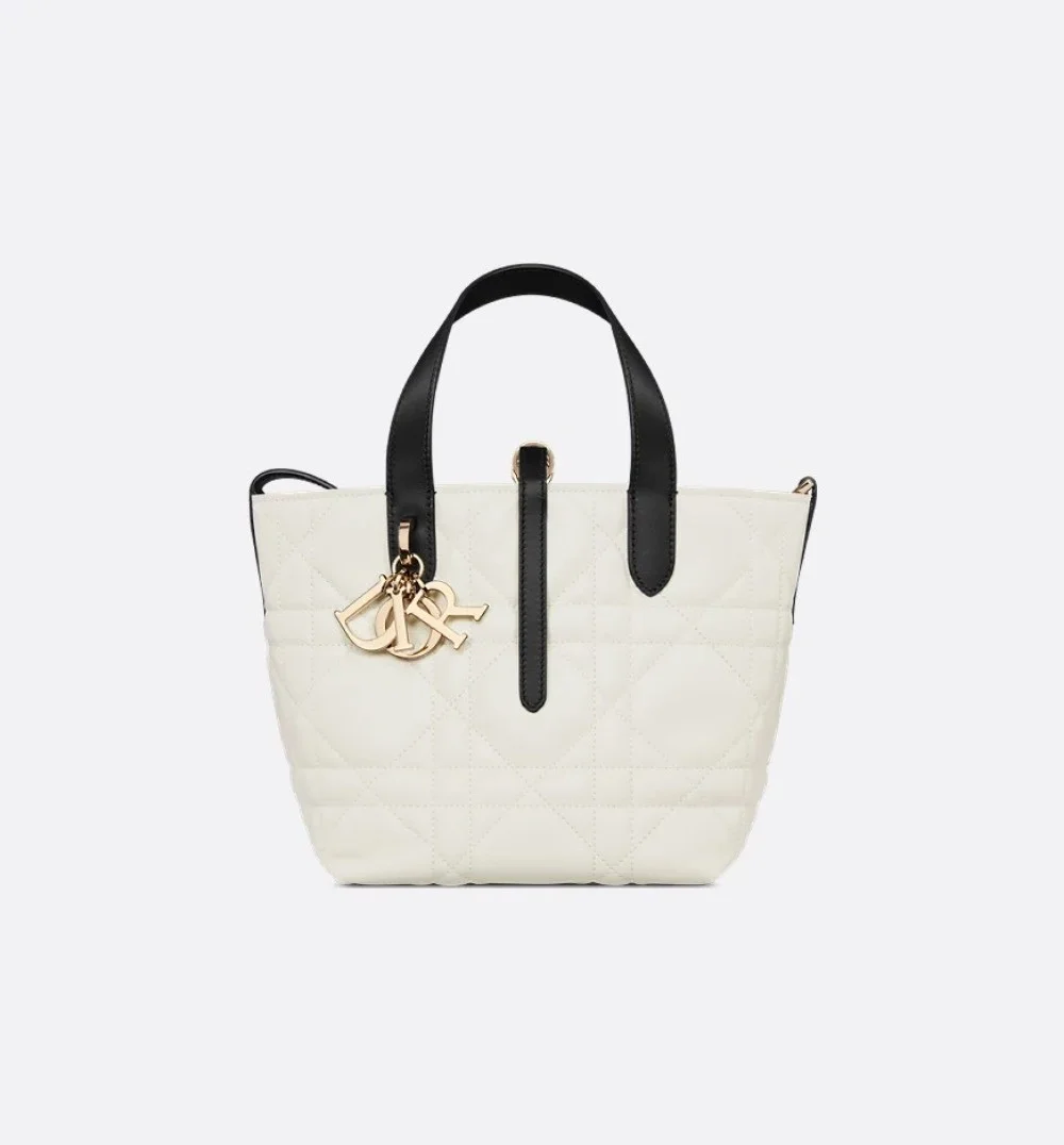 뚜주흐 스몰 버티컬 토트백 (16cm X 18cm X 12cm)