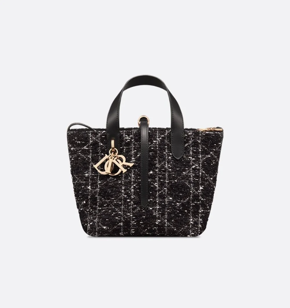 뚜주흐 스몰 버티컬 토트백 (16cm X 18cm X 12cm)